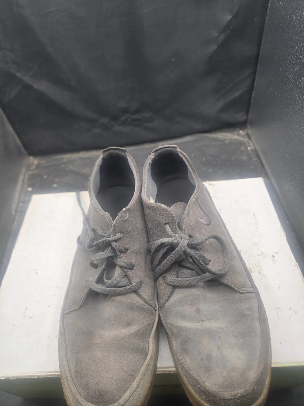 Nike Men's Chukka Suede Boots in Gray